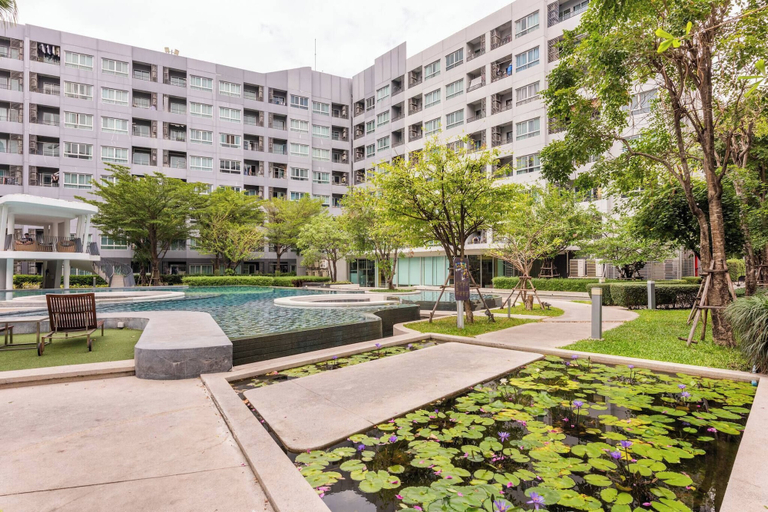 Pool 5, Modern Studio Pool View, King Bed, BTS Punnawithi, Bang Na
