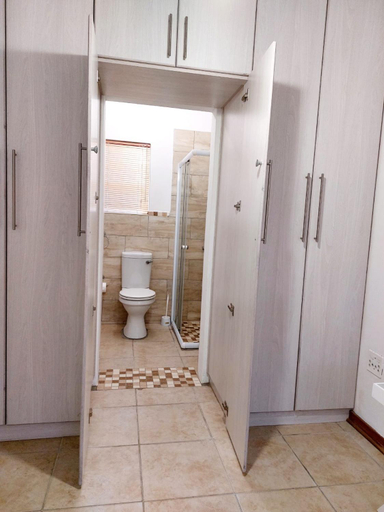 Bathroom, Die Regte Plek, Nelson Mandela Bay