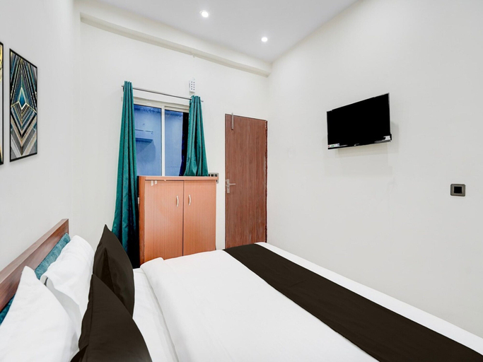 Room 2, Super Hotel O Shree Ji Puram, Mathura
