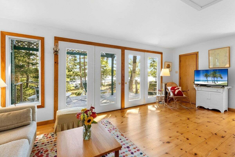 Others 5, Sea Heather Cottage: Sunny Waterfront Escape for N, Lincoln
