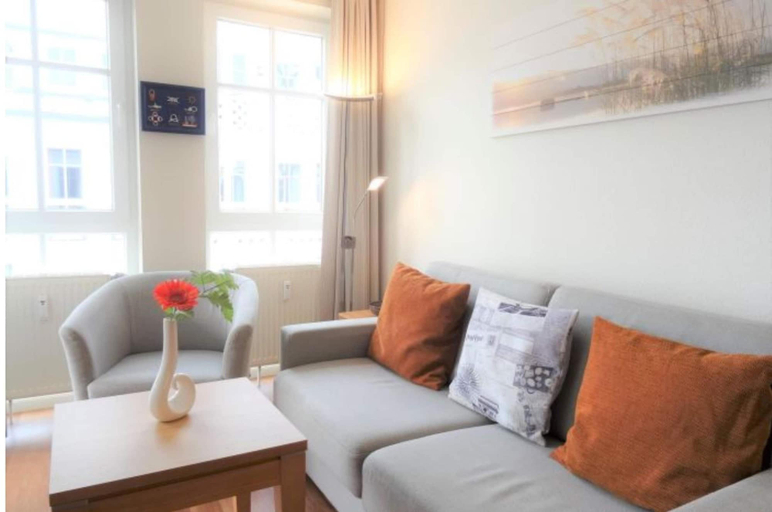 Living room 2, Ferienwohnung mit Balkon und Freizeitangeboten in Sellin, Vorpommern-Rügen