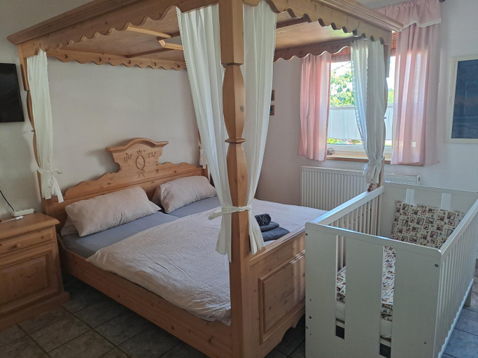 Bedroom 3, Penzion Montana, Klatovy