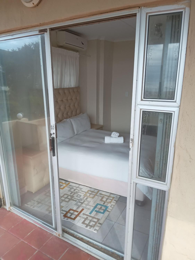 Bedroom 3, Ocean View Guest House, O.R.Tambo