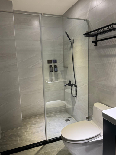 Bathroom 5, Long Lang Hotel , Tainan