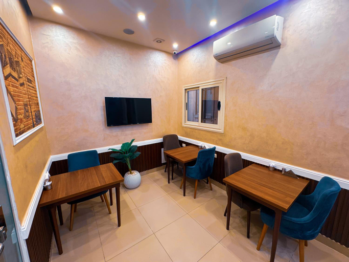 Food & Drinks 5, Golden Palace Suites, Qasr an-Nil