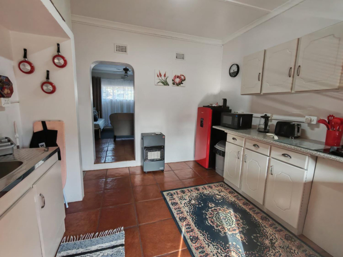 Others 4, Coral Cottage, Umgungundlovu