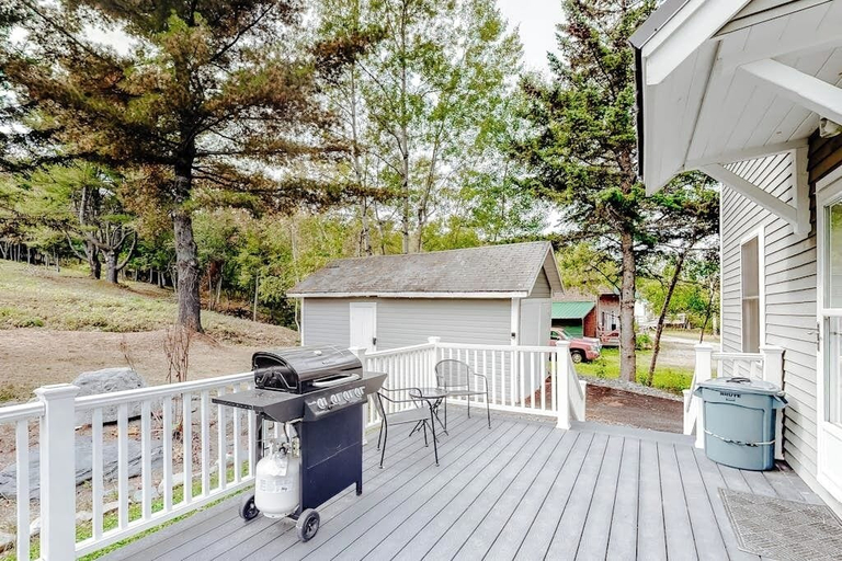 View from room, Charming Riverfront Home With Mountain Views & Private Dock, Somerset