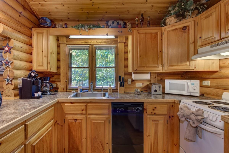 Private kitchen 5, Unforgettable Dreams, Sevier