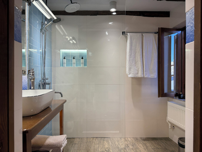 Bathroom 4, Usman Heritage Hotel, Buxoro