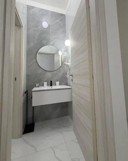 Bathroom 2, habitat modern venery, Caserta
