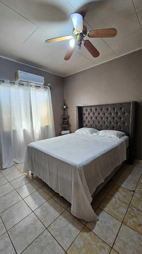 Room 2, Toronjal II Executive Rooms, La Ceiba