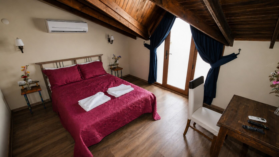 Bedroom 3, Karaburun Konak Hotel, Karaburun