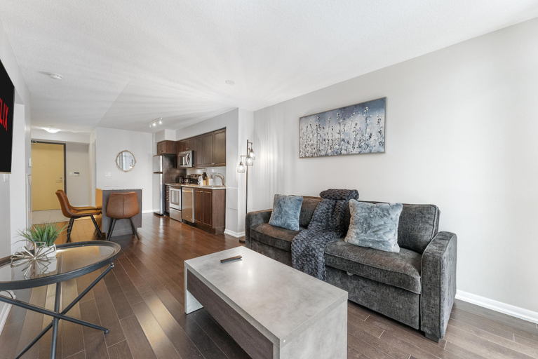 Living area, The Vine & View Suite, Toronto