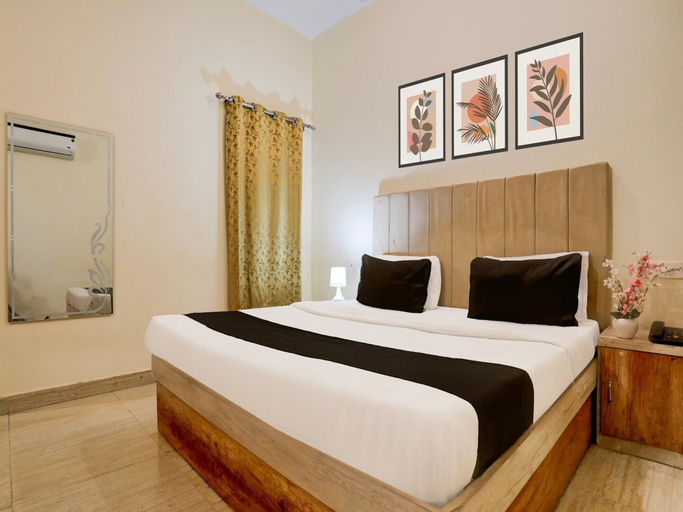 Room 3, Super Townhouse Gate IIT BHU Formerly RK Heights, Varanasi