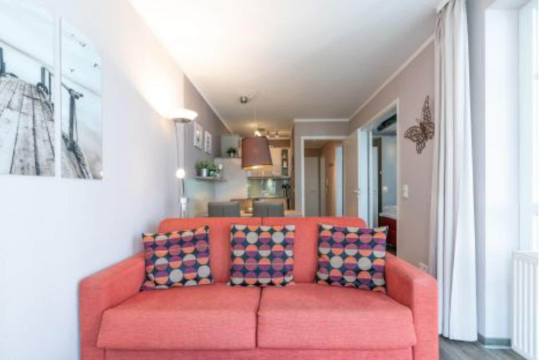 Living room 3, Exklusive Auszeit an der Ostsee mit Balkon, Vorpommern-Rügen
