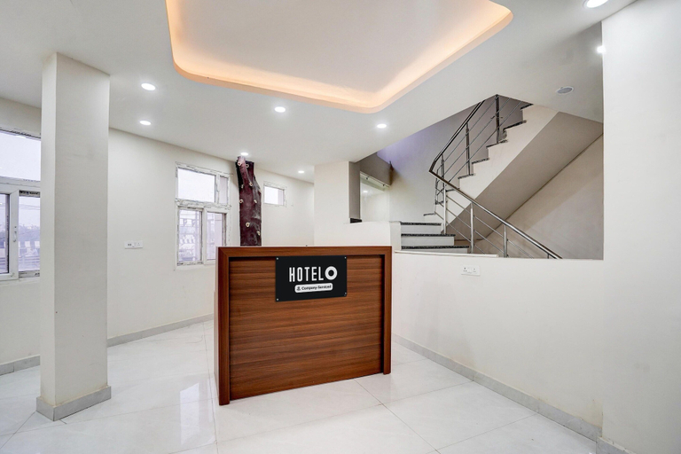 Reception 4, Hotel O Delhi Meerut Expressway Makanpur, Gautam Buddha Nagar