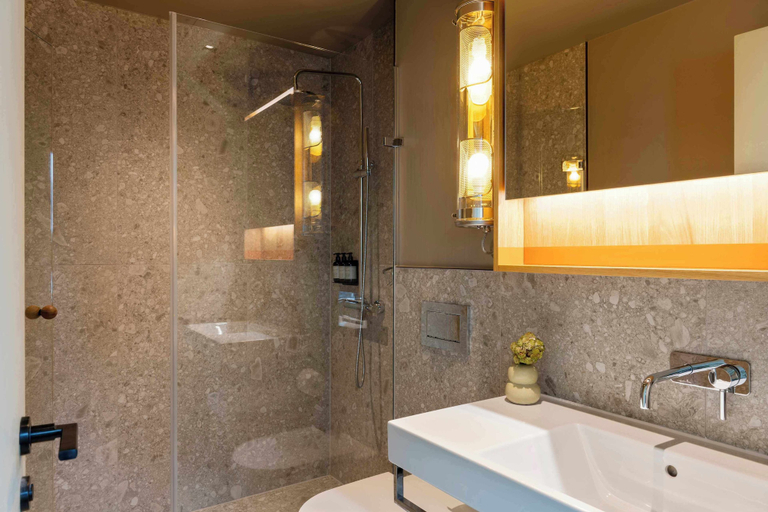 Bathroom 4, Locke At Broken Wharf, London
