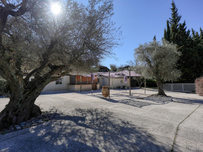 Garden 3, Quiet Detached Chalet for Five, Var