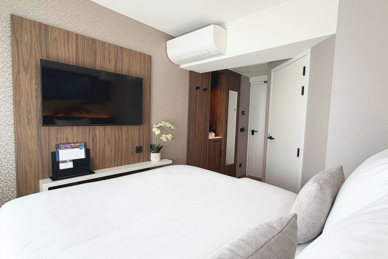 Bedroom 5, TRYP by Wyndham Badhotel The Hague Scheveningen, The Hague