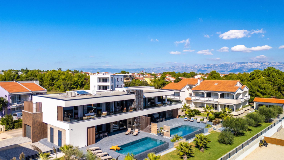 Exterior & Views 2, Suva Punta, Vir