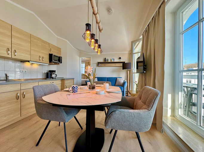 Private kitchen 5, Ferienwohnung Ostseenah mit Balkon und Ahoi-rabatt, Vorpommern-Rügen