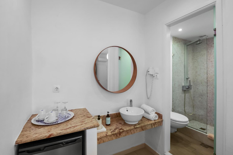 Bathroom 4, Paliomylos Spa Hotel, South Aegean