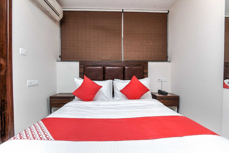 Room 5, Deluxe Brookefield Mall Bangalore, Bangalore