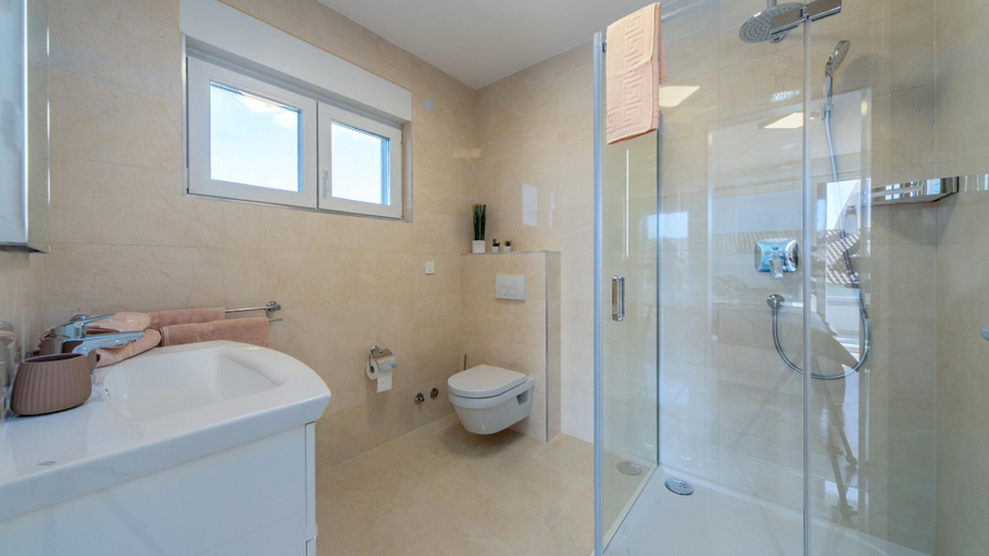 Bathroom 4, Villa Shaula, Šibenik