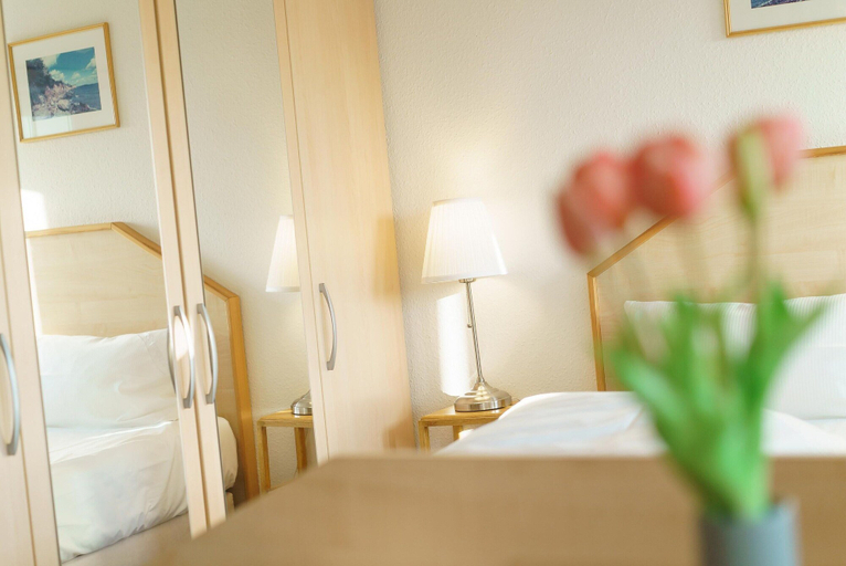 Living room 4, Attraktive Ferienwohnung fur Zwei im Seepark Sellin, Vorpommern-Rügen