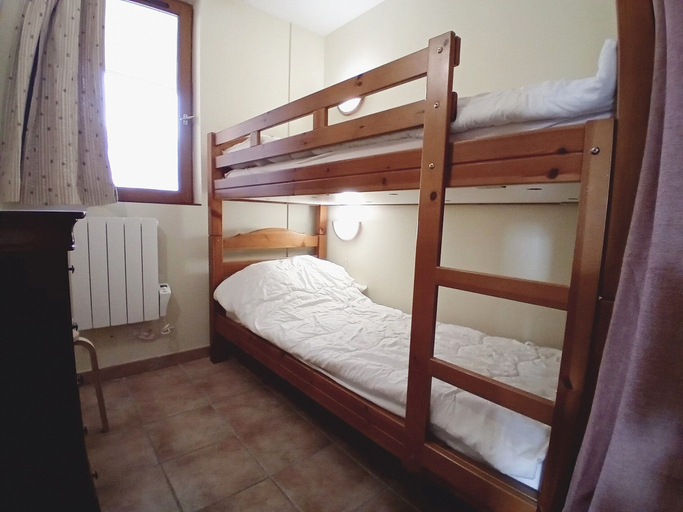 Room, Apartment for 4 People in Val Cenis, Savoie