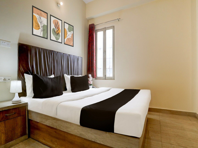 Room 2, Super Townhouse Gate IIT BHU Formerly RK Heights, Varanasi