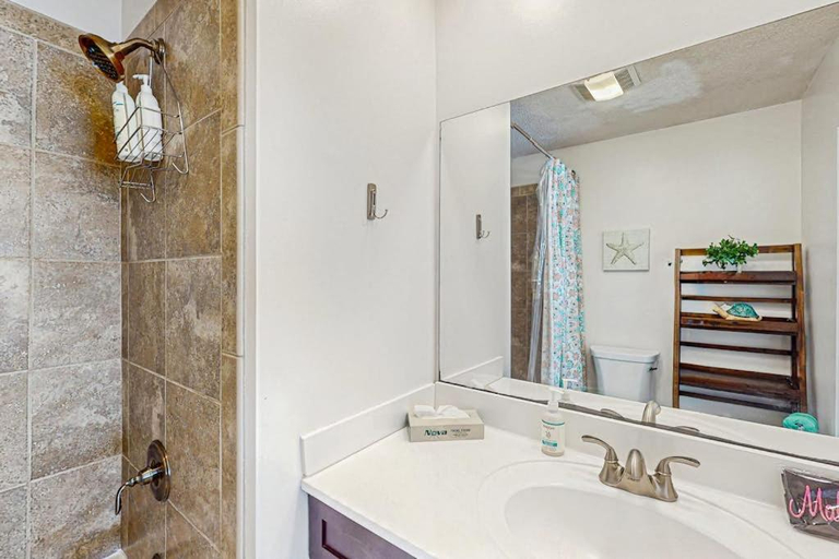 Bathroom 3, Springwood Villas 51, Beaufort