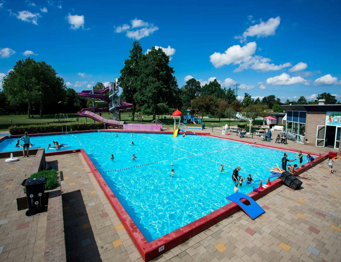 Pool 5, Chalet With Stunning Lake Vistas, Borsele