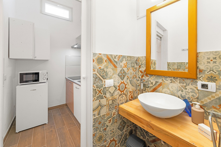 Private kitchen 2, Casa Miggiano 6 BR Apartment in Town, Lecce