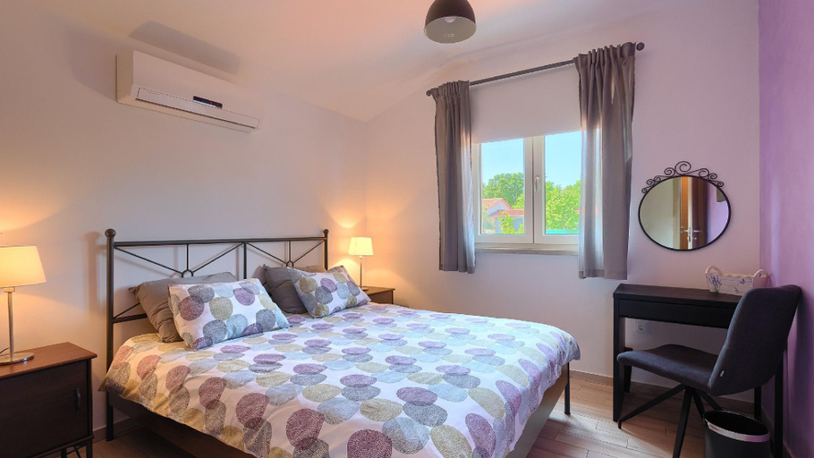 Bedroom 4, Villa Nona Nina by Villas Guide, Tinjan