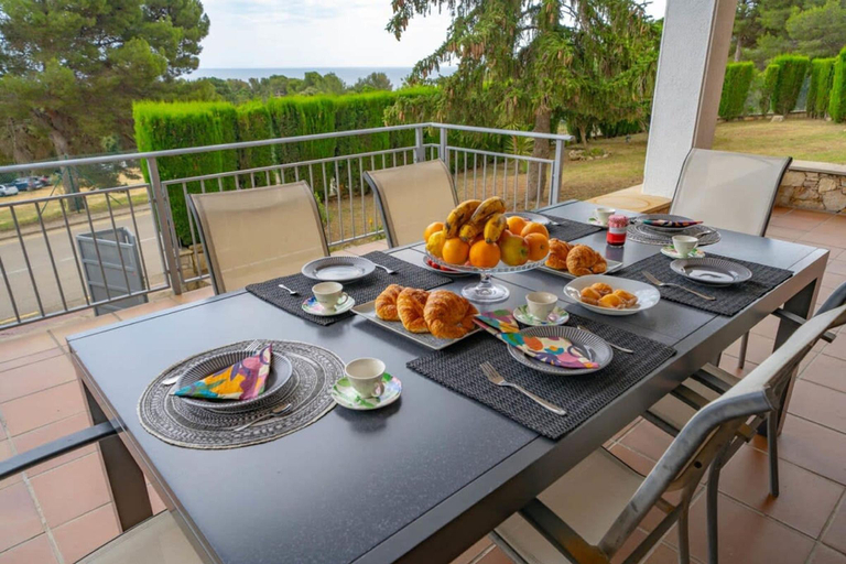 Food & Drinks 5, Villa Cristina Lux - Cala Treumal, Girona
