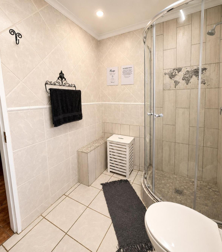 Bathroom 2, Zhantique Guest House 1- Unit 5, Ekurhuleni