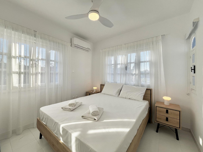 2, PRO - STAY Cavo Bay Villa