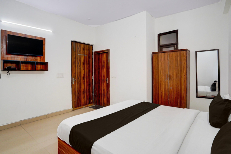 Room 4, Collection O Noida Sector 52 Metro Station, Gautam Buddha Nagar