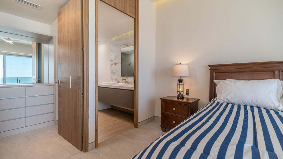 Room 2, The Grand Horizon Élite - 4br/4ba Beachfront Condo, Puerto Peñasco