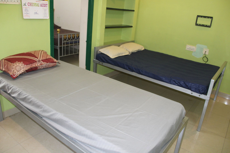 Room 5, Sri Arunachala Homestay, Tiruvannamalai