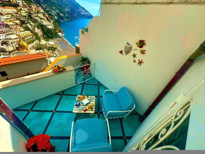 2, Villa Terrazza e la Luna, Salerno