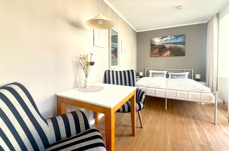 Living room 3, Stylische Ferienwohnung fur Zwei mit Balkon im Seepark Sellin, Vorpommern-Rügen