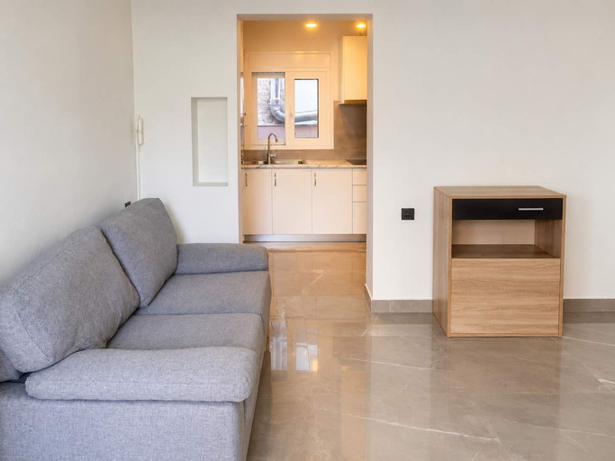Room 4, Cozy Stay in Athens Near the Metro Station Mosxato, Attica