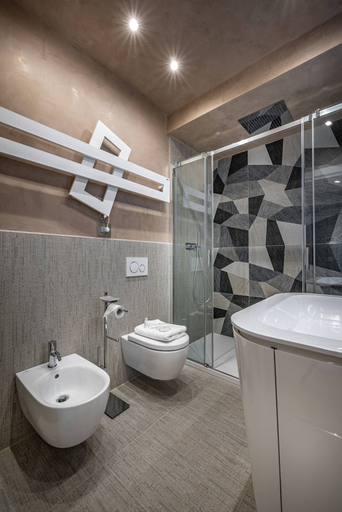 Bathroom 2, Capodimondo, Florence