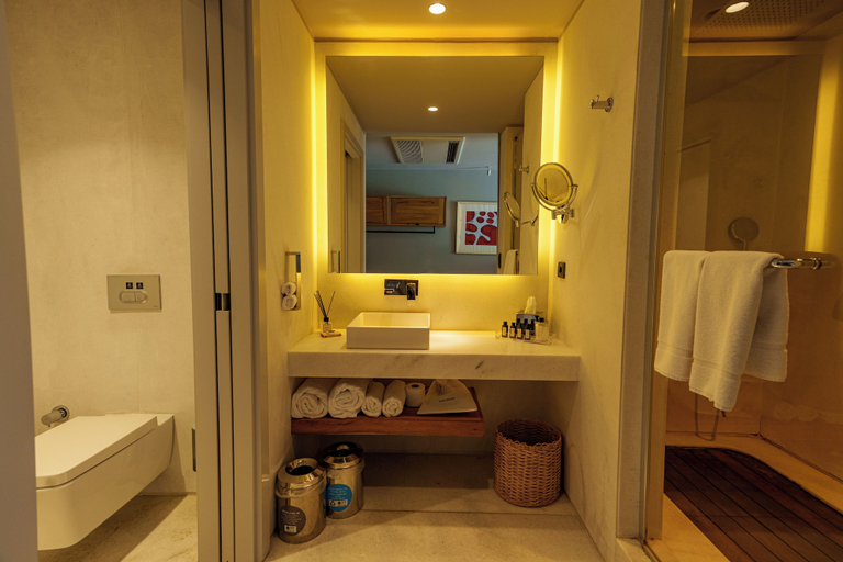 Bathroom 5, Warehouse By The Stay, Çeşme