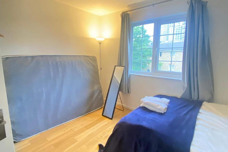 Room 4, London Luxe 5-bed House Retreat, London