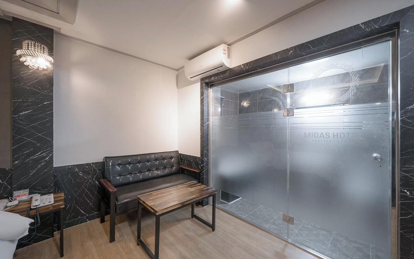 Bathroom 5, Hotel Midas, Buk