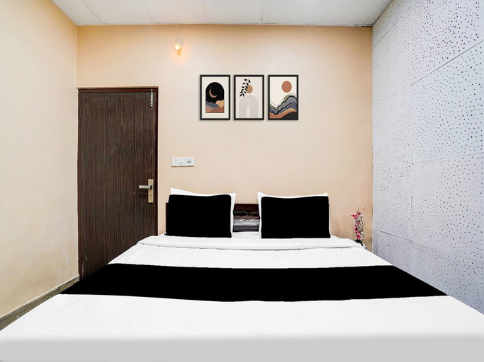 Room 3, Deluxe Hotel R1 Inn, Jalandhar