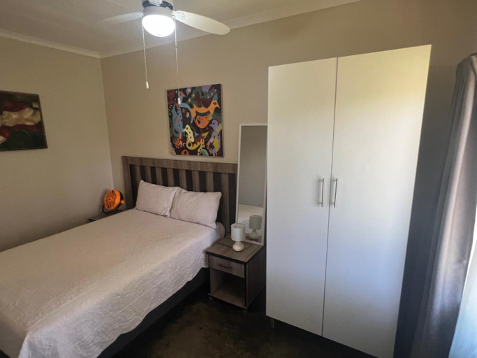 Bedroom 2, Kremetart Villa, Capricorn